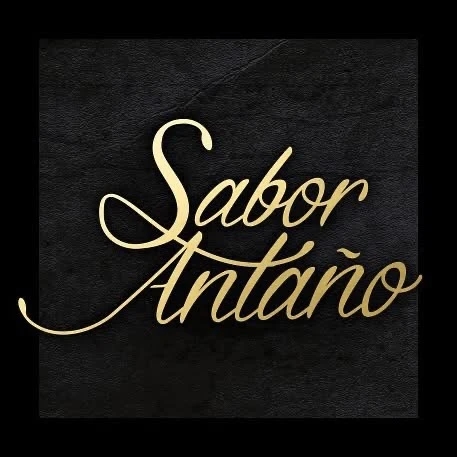 Logotipo de Sabor Antaño sobre textura negra